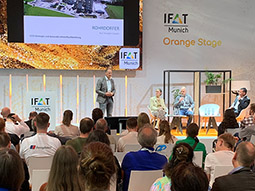 Blick auf die Bühne während der REZ-Session zum Thema Recyclingbaustoffe auf der IFAT 2024