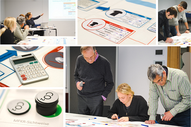 Collage mit Bildern von bisher durchgeführten Workshops: Mehrere Personen sitzen an einem Tisch und schauen gespannt auf den Vortrag einer Frau vor einer Leinwand; Auf kleinen Plastikkärtchen befinden sich die Kosten zu Produkt und Materialverlust aufgezeichnet; Zwei Männer sind auf einen Tisch gestützt und tragen mit einem Stift etwas auf ein Blatt ein; Ein Taschenrechner; Zwei unterschiedlich hohe Stapel mit Chips mit CO2-Aufdruck auf einem Plan mit Aufschrift 'MFKR-Sichtweise'; Drei Personen stehen und sitzen an einem Tisch und nutzen Taschenrechner. Collage mit Bildern von bisher durchgeführten Workshops: Mehrere Personen sitzen an einem Tisch und schauen gespannt auf den Vortrag einer Frau vor einer Leinwand; Auf kleinen Plastikkärtchen befinden sich die Kosten zu Produkt und Materialverlust aufgezeichnet; Zwei Männer sind auf einen Tisch gestützt und tragen mit einem Stift etwas auf ein Blatt ein; Ein Taschenrechner; Zwei unterschiedlich hohe Stapel mit Chips mit CO2-Aufdruck auf einem Plan mit Aufschrift 'MFKR-Sichtweise'; Drei Personen stehen und sitzen an einem Tisch und nutzen Taschenrechner.