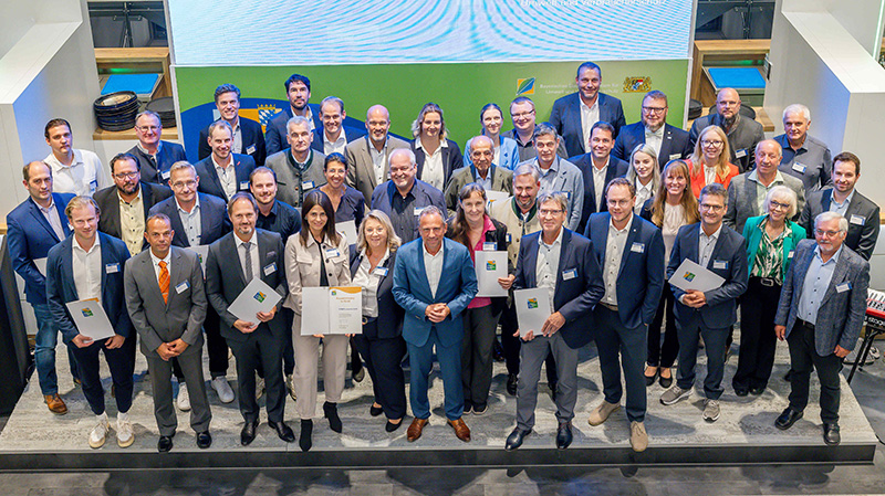 Gruppenfoto von der Auszeichnung UKPB-GOLD-Teilnehmer am 19.11.2024 in Fürth